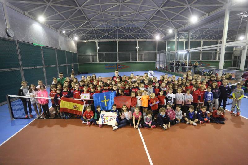 Las jóvenes promesas grupistas del tenis animan a Carreño
