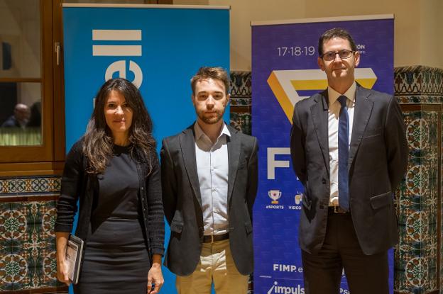 Eva Garrido, Pau Sendra i Moreno y Goyo Ezama, en el FIMP Talk.