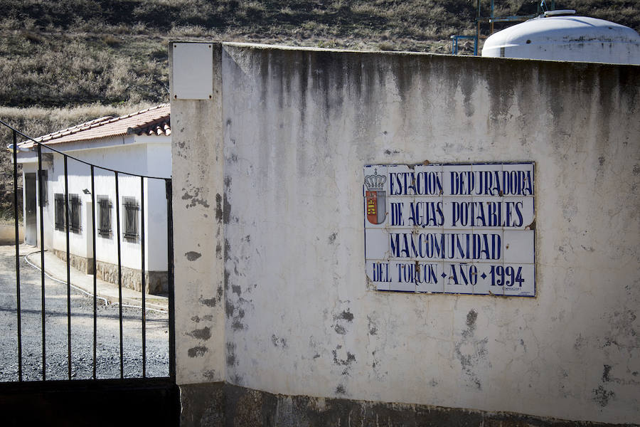 El pueblo toledano de Menasalbas ofrece en imágenes los efectos que provoca la sequía en España.