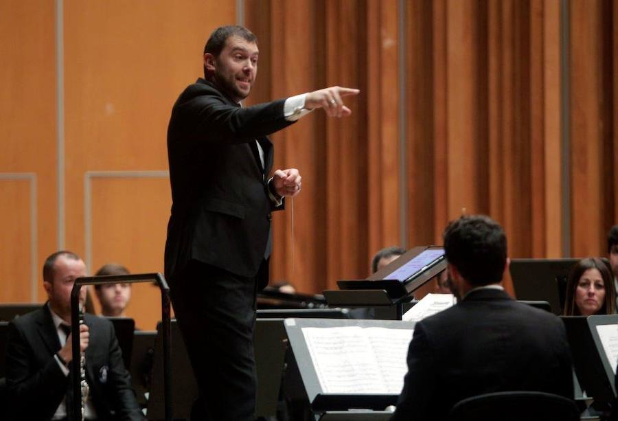 En el intermedio del concierto se rindió homenaje a Francisco Vigil, primer director de la agrupación
