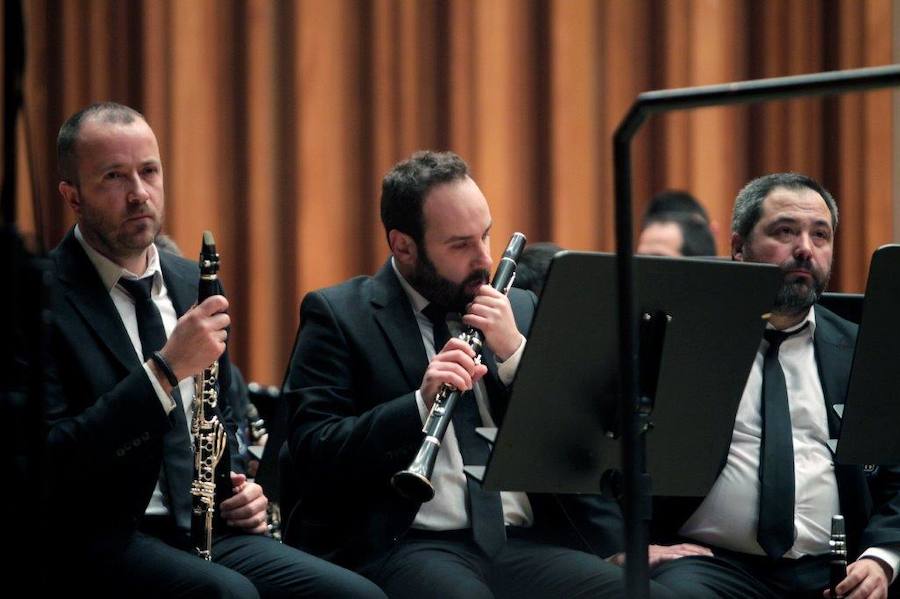 En el intermedio del concierto se rindió homenaje a Francisco Vigil, primer director de la agrupación