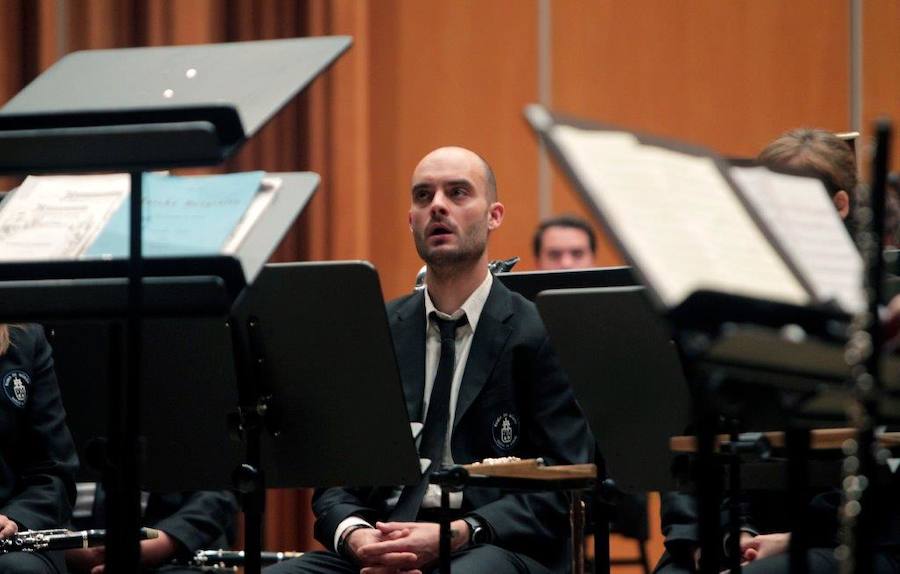 En el intermedio del concierto se rindió homenaje a Francisco Vigil, primer director de la agrupación
