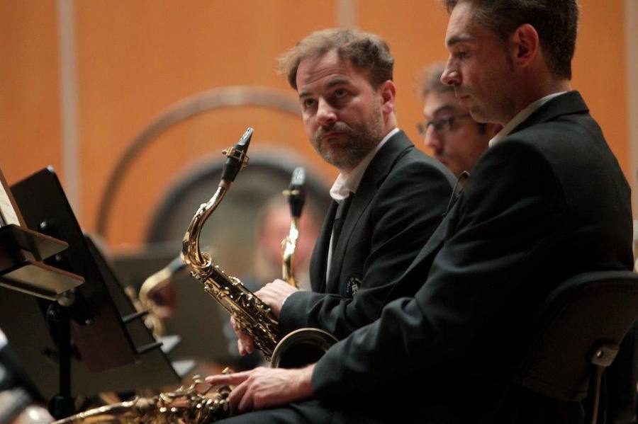 En el intermedio del concierto se rindió homenaje a Francisco Vigil, primer director de la agrupación