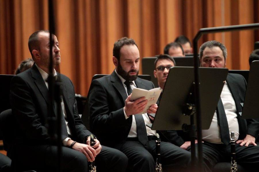 En el intermedio del concierto se rindió homenaje a Francisco Vigil, primer director de la agrupación