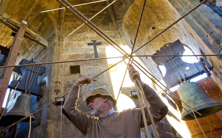 El campanero Francesc Llop, en la catedral de Valencia. 