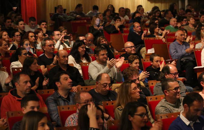 Gijón abarrota La Laboral en el estreno de &#039;Bajo la piel de lobo&#039;