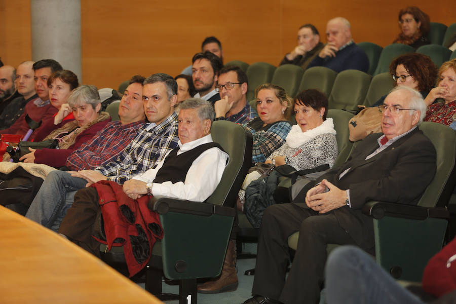 El PSOE de Gijón vota a su nuevo secretario general