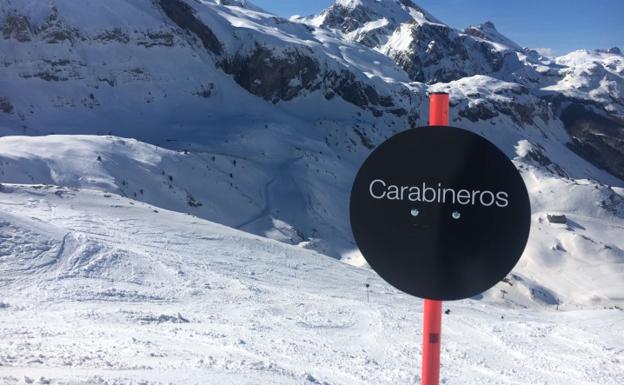 Acceso a la pista negra Carabineros, de la estación de Candanchú