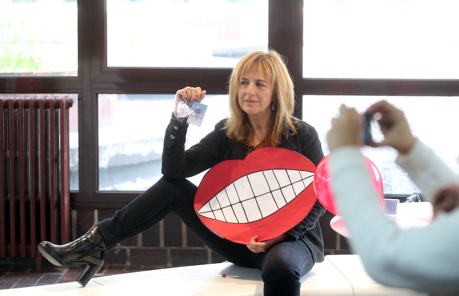 Mannequin challenge en la Factultad de Medicina por la lucha contra el sida