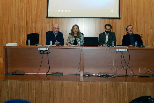 El director del Indurot,Jorge Marquínez; la directora de Minería Belarmina Díaz y los expertos José Gallego y Michael Kruge. 