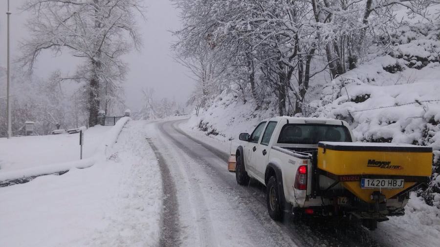 La nieve cubre de blanco Asturias