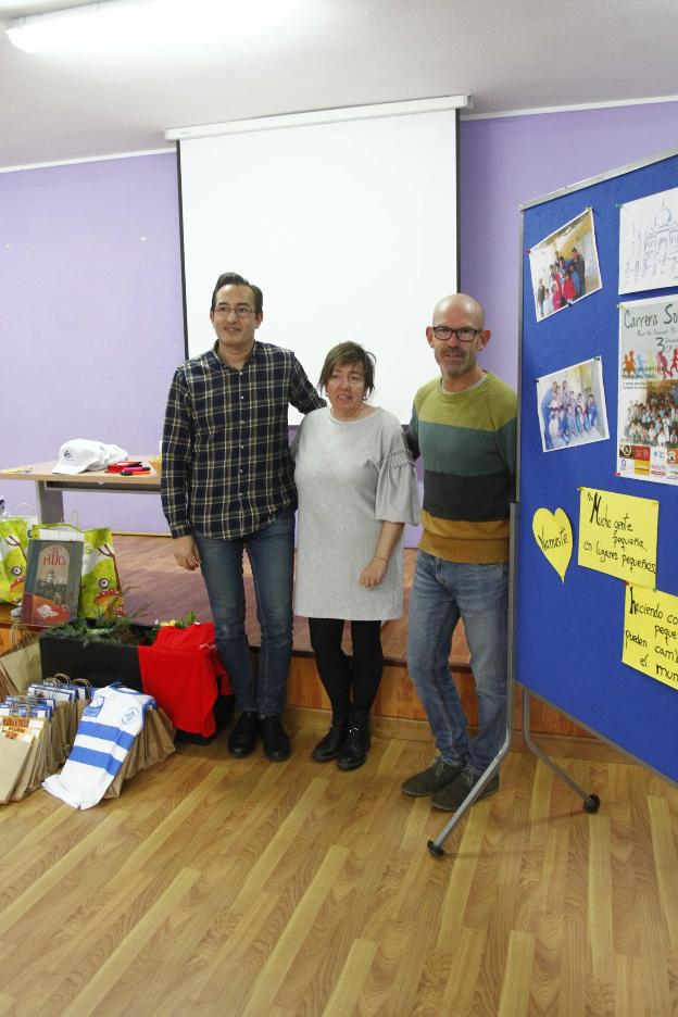 Ramón Estébanez, Elena García y Julián González, ayer durante la presentación. 