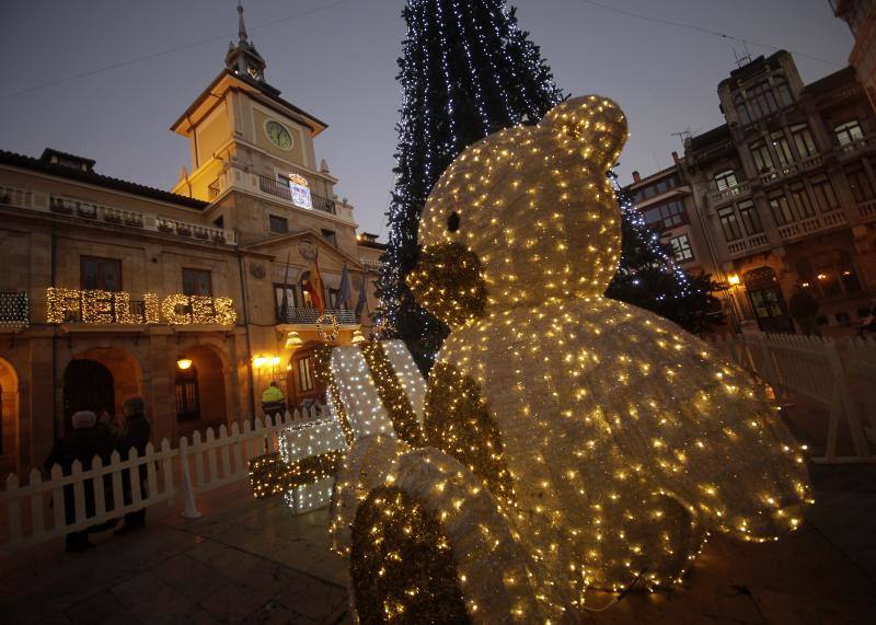 Oviedo ilumina su Navidad