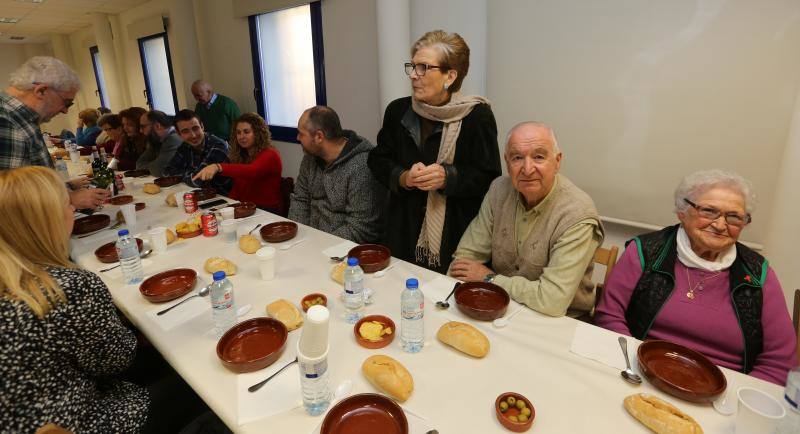 Llaranes se vuelca por Santa Bárbara