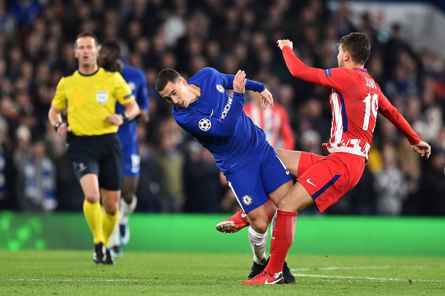 El Atlético empató en Stamford Bridge ante el Chelsea y dijo adiós a la Champions League. La Roma venció al Qarabag y los rojiblancos no ganaron, por lo que los de Simeone disputarán la Liga Europa.