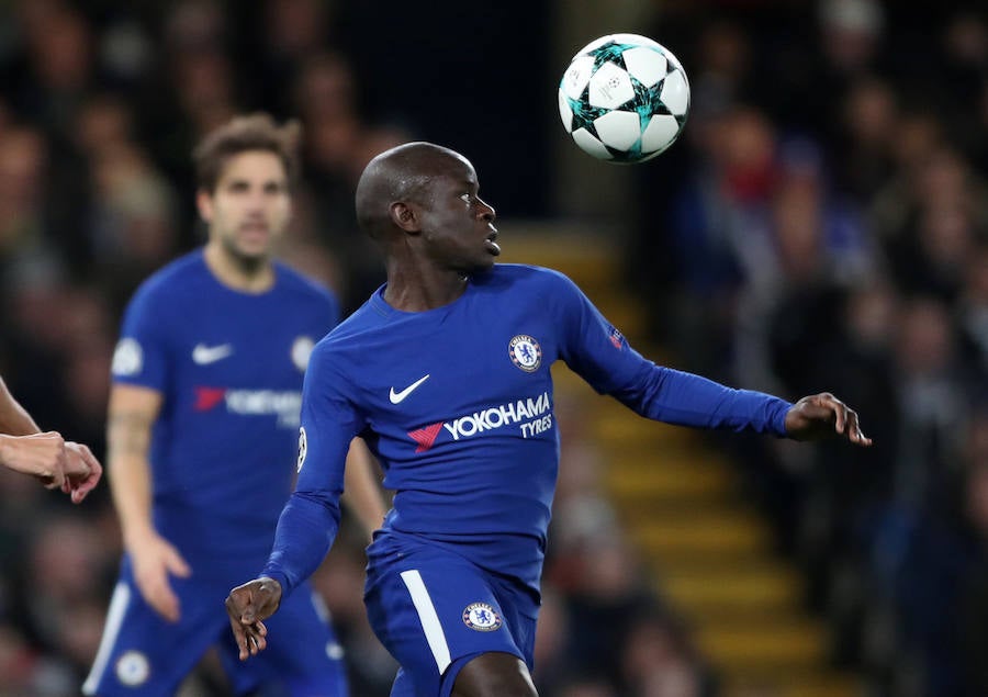 El Atlético empató en Stamford Bridge ante el Chelsea y dijo adiós a la Champions League. La Roma venció al Qarabag y los rojiblancos no ganaron, por lo que los de Simeone disputarán la Liga Europa.