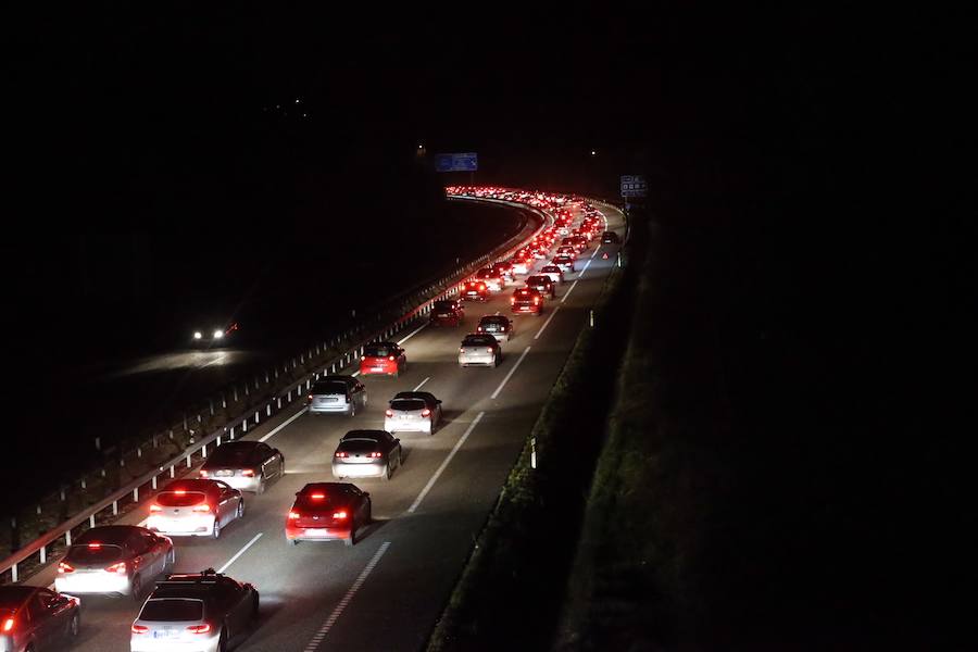 Importantes retenciones por un accidente en la autovía minera