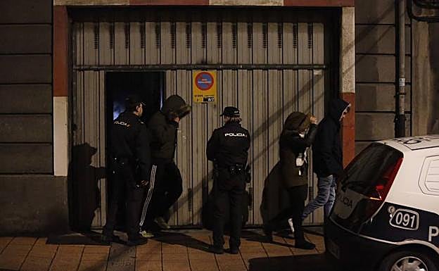 El garaje donde tuvo lugar el suceso en la calle Ingeniero Fernández Casariego.