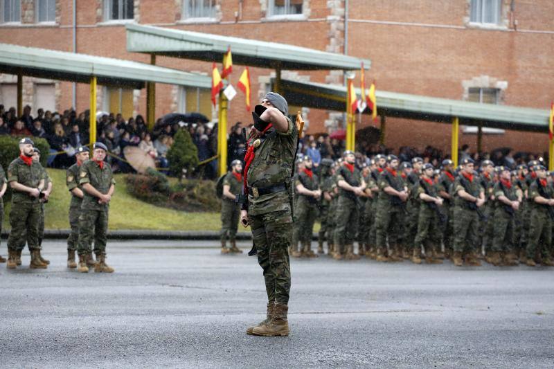 El acuartelamiento de Cabo Noval celebra una parada militar con motivo de la Festividad de la Inmaculada, acto que estará presidido por el general de división Francisco Rosaleny. 