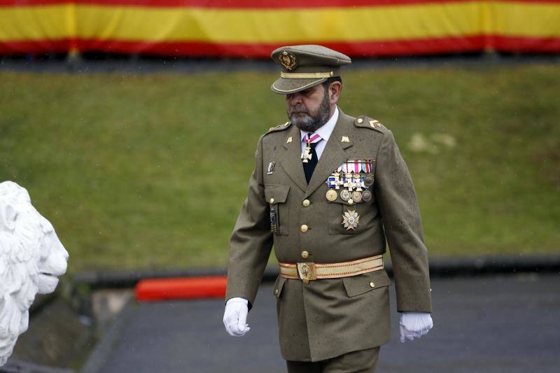 El acuartelamiento de Cabo Noval celebra una parada militar con motivo de la Festividad de la Inmaculada, acto que estará presidido por el general de división Francisco Rosaleny. 