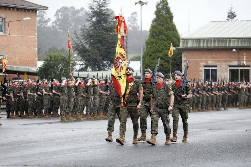 El acuartelamiento de Cabo Noval celebra una parada militar con motivo de la Festividad de la Inmaculada, acto que estará presidido por el general de división Francisco Rosaleny. 