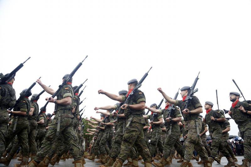 El acuartelamiento de Cabo Noval celebra una parada militar con motivo de la Festividad de la Inmaculada, acto que estará presidido por el general de división Francisco Rosaleny. 