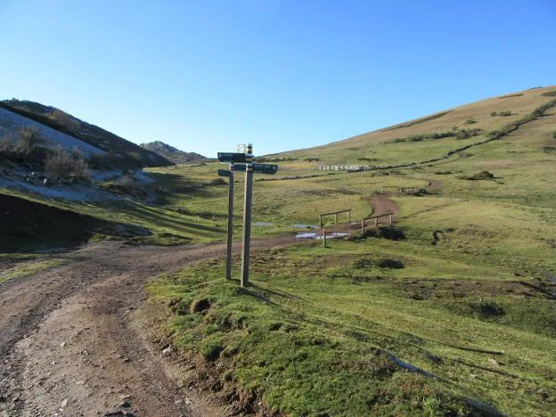  La extensa Veiga Cueiro, vista (de este a oeste) desde la Veiga Taxa. 