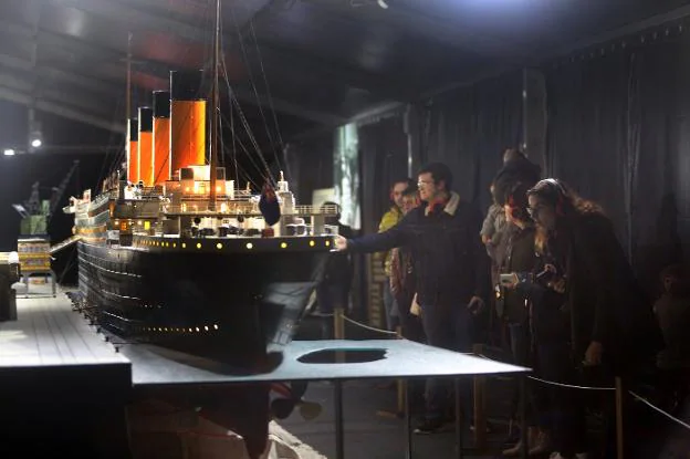 Gran maqueta del 'Titanic', en la carpa de los Jardines del Náutico. 
