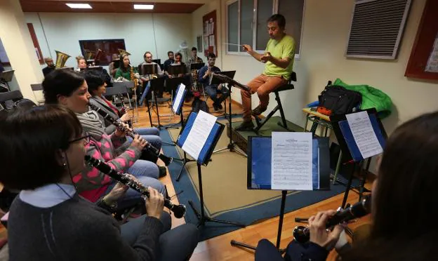 Uno de los ensayos de la Banda de Música de Gijón. 