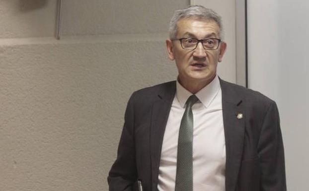 El rector de la Universidad de Oviedo pide «compromiso» e inversión al Principado