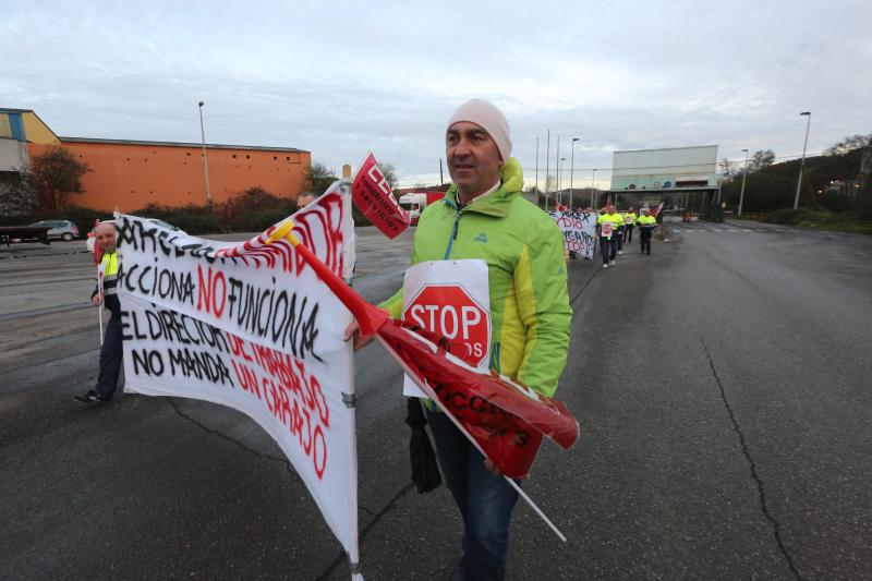 Manifestación en Tabaza de los trabajadores de Acciona en ArcelorMittal