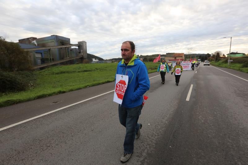 Manifestación en Tabaza de los trabajadores de Acciona en ArcelorMittal