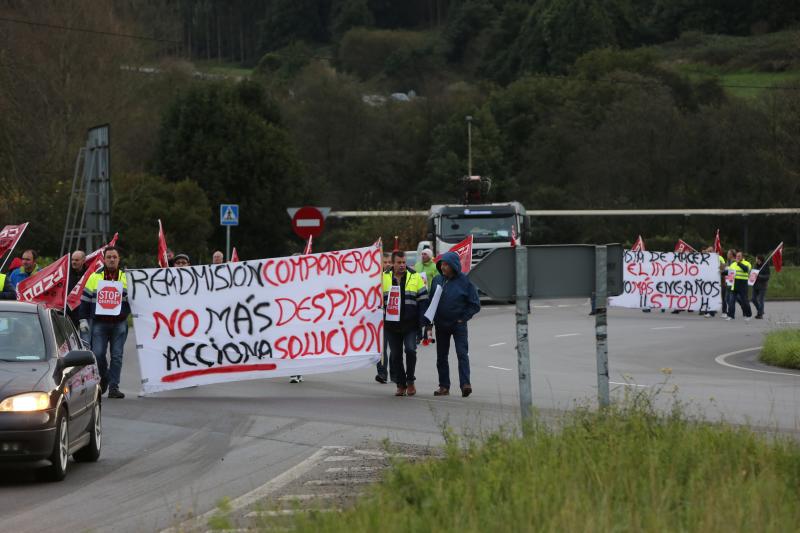 Manifestación en Tabaza de los trabajadores de Acciona en ArcelorMittal