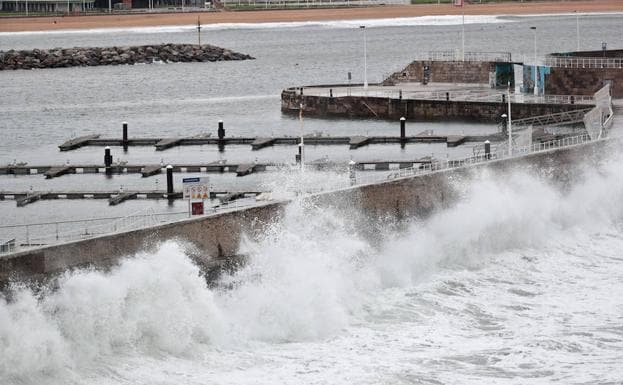 La boya del puerto de Gijón registra olas de más de nueve metros