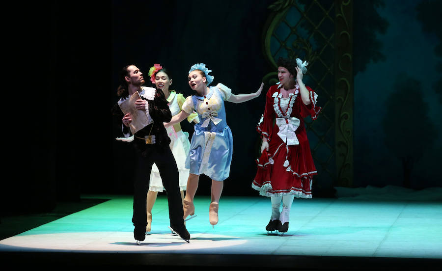 Largas colas para ver el Ballet de Moscú en el Campoamor