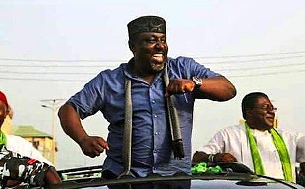 El controvertido gobernador Rochas Okorocha y (arriba) su hermana, Ogechi Ololo.