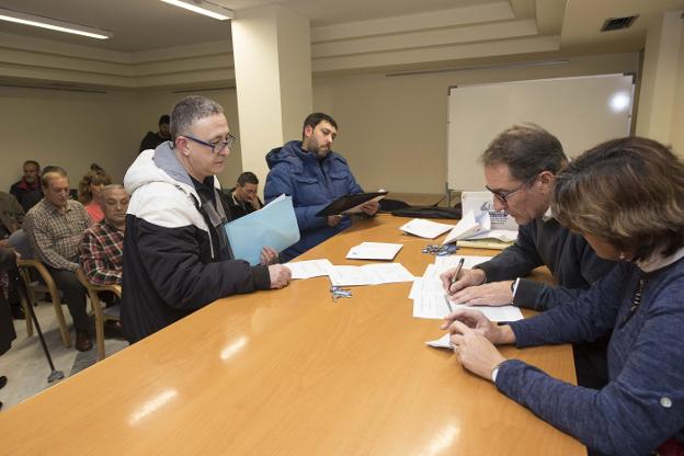 Entrega de llaves de los huertos de La Corredoria