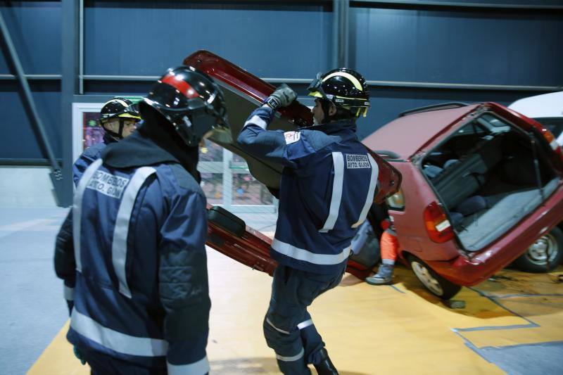 Mercaplana acoge un simulacro de excarcelación tras un accidente