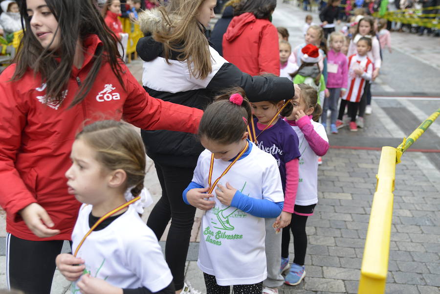 Grandes y pequeños participaronen la popular carrera. 