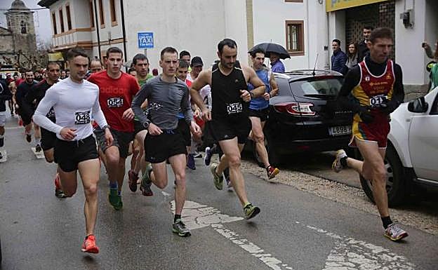 La San Silvestre de Colombres fue la primera de las que se celebraron en la comarca.