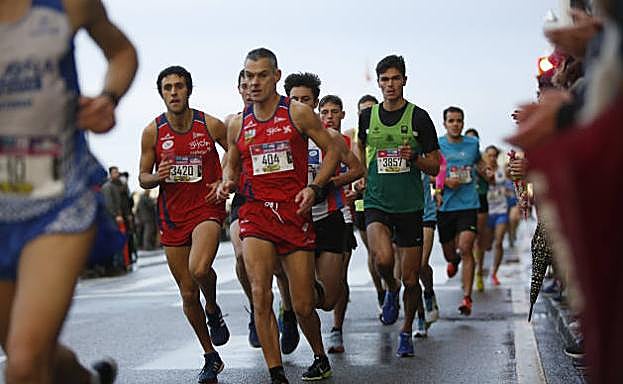 Imagen. Un grupo de corredores durante la prueba.