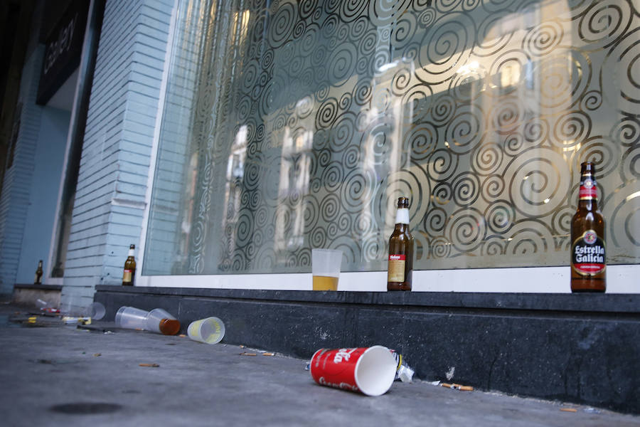 Así amaneció Gijón tras la resaca de Nochevieja