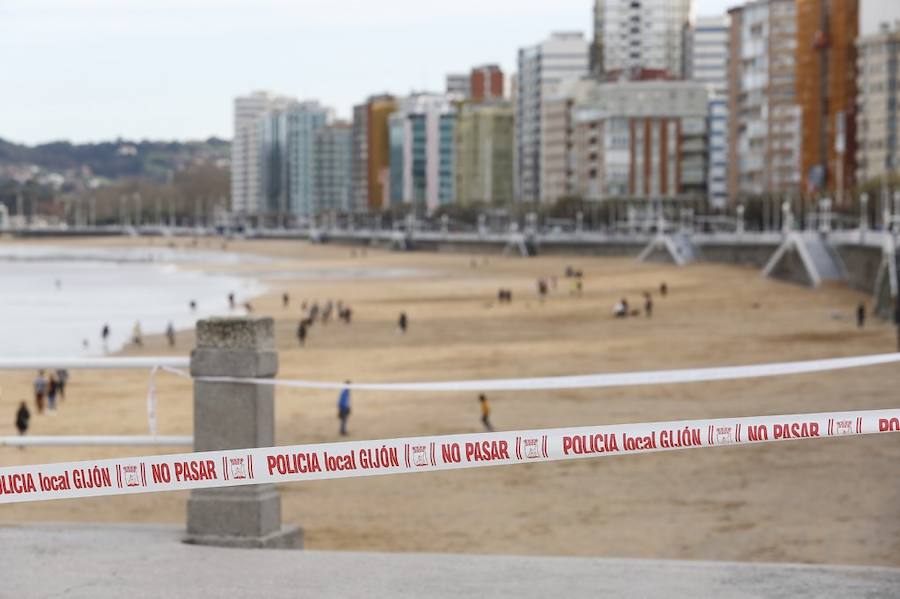 Las imágenes que deja en Gijón el paso del temporal