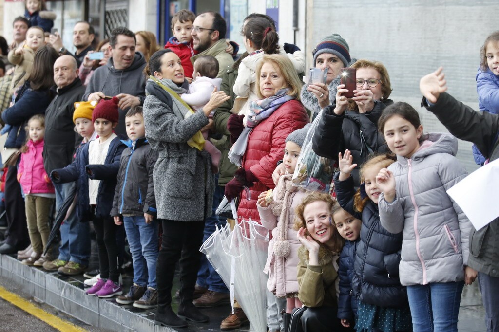 ¿Estuviste en la llegada de los Reyes Magos a Gijón? ¡Búscate en las fotos! (2)