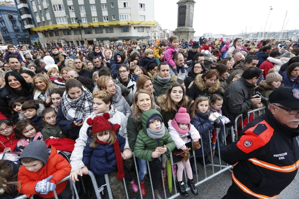 ¿Estuviste en la llegada de los Reyes Magos a Gijón? ¡Búscate en las fotos! (2)