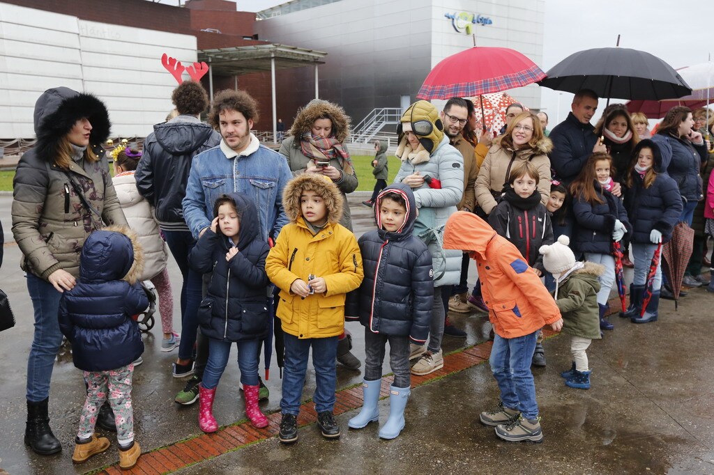 ¿Estuviste en la llegada de los Reyes Magos a Gijón? ¡Búscate en las fotos! (I)