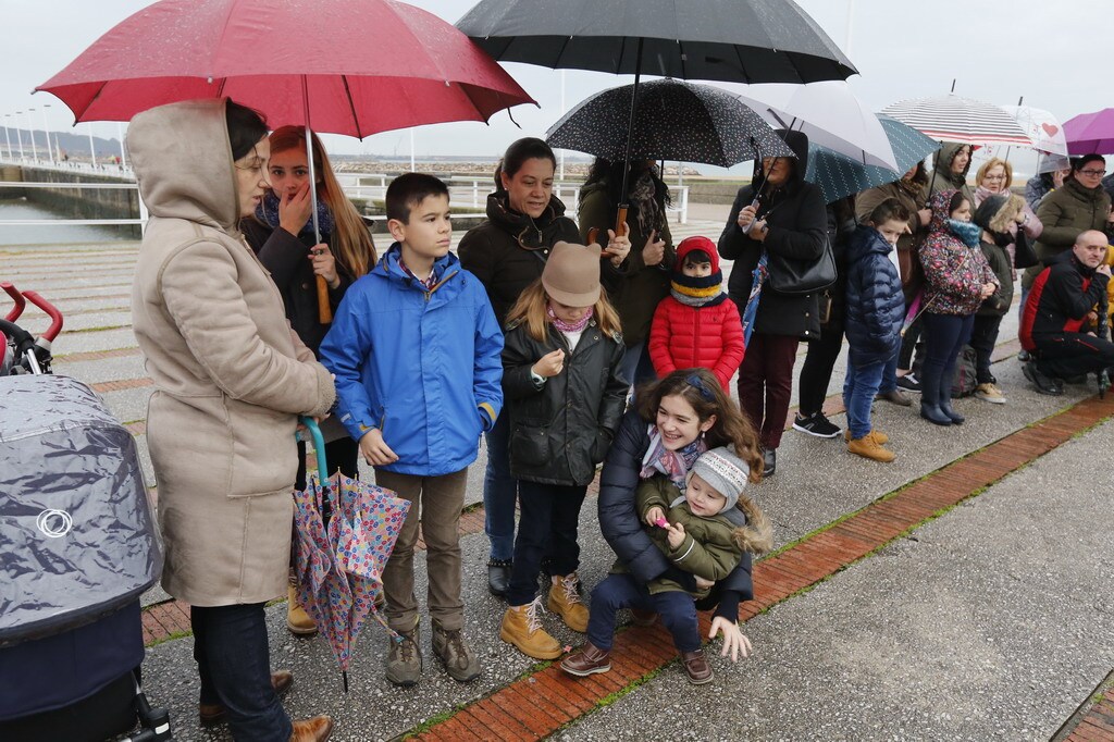 ¿Estuviste en la llegada de los Reyes Magos a Gijón? ¡Búscate en las fotos! (I)