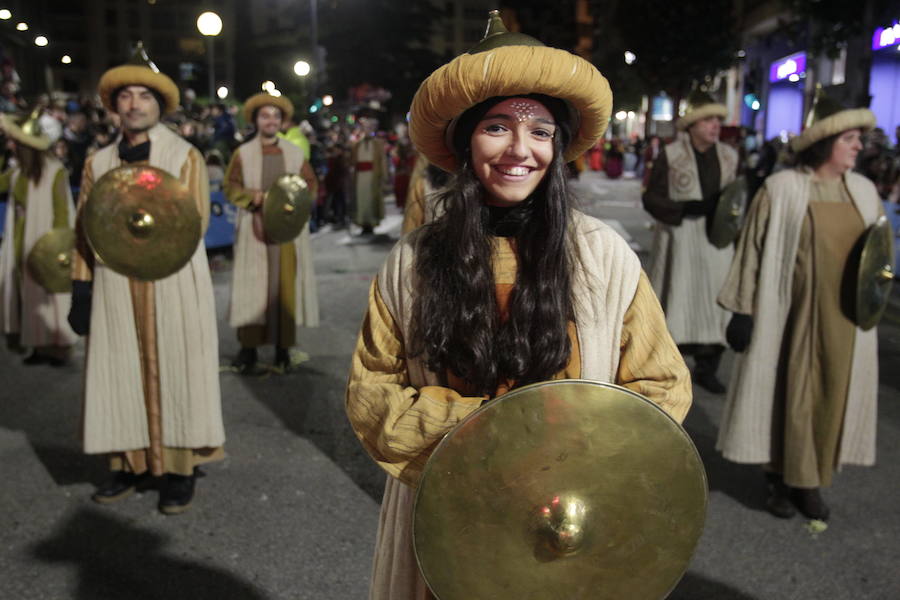 Mágico desfile de Sus Majestades por las calles de Oviedo