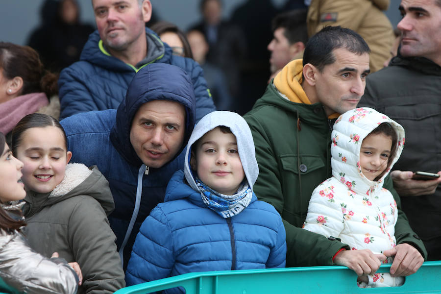 Los Reyes Magos aterrizan en el aeropuerto de Asturias