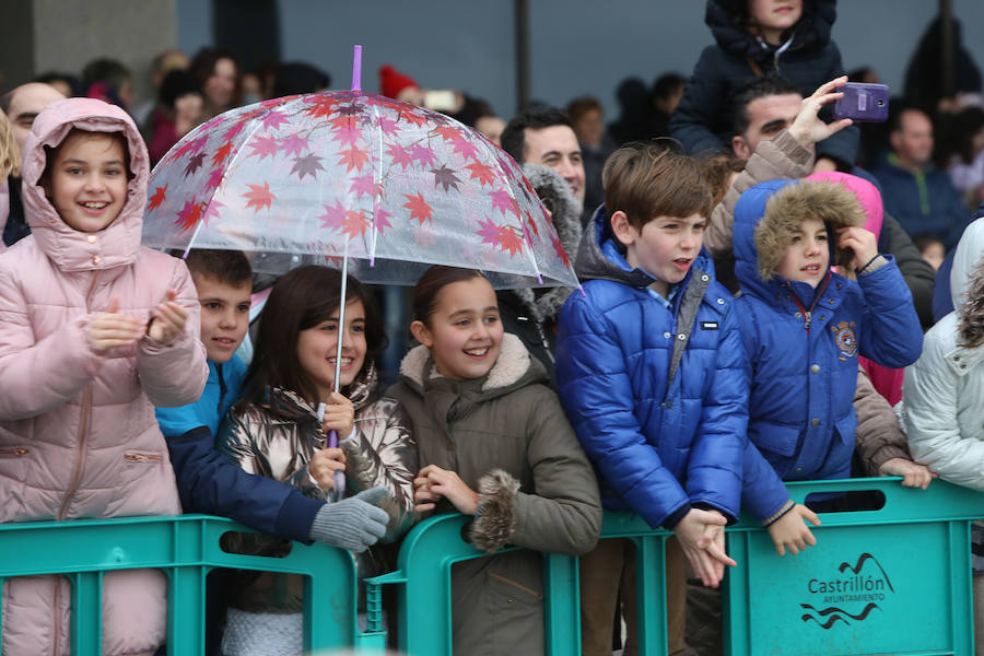 Los Reyes Magos aterrizan en el aeropuerto de Asturias